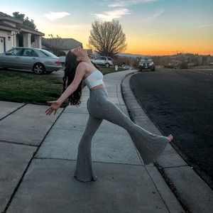 Meet your Posher, Adel